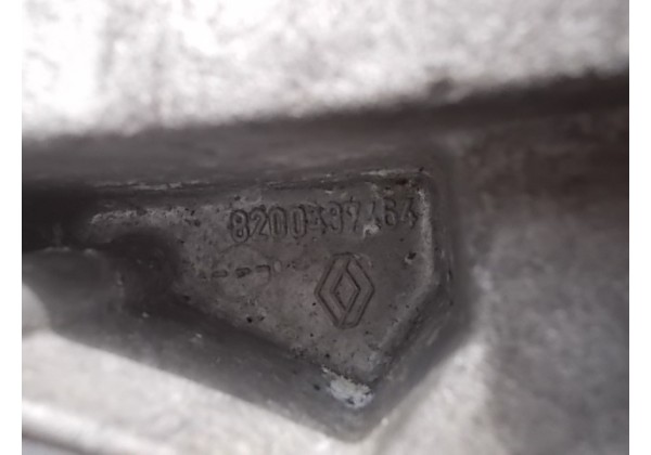 Кронштейн двигуна правий Renault, 1.5 DCi, 8200437464